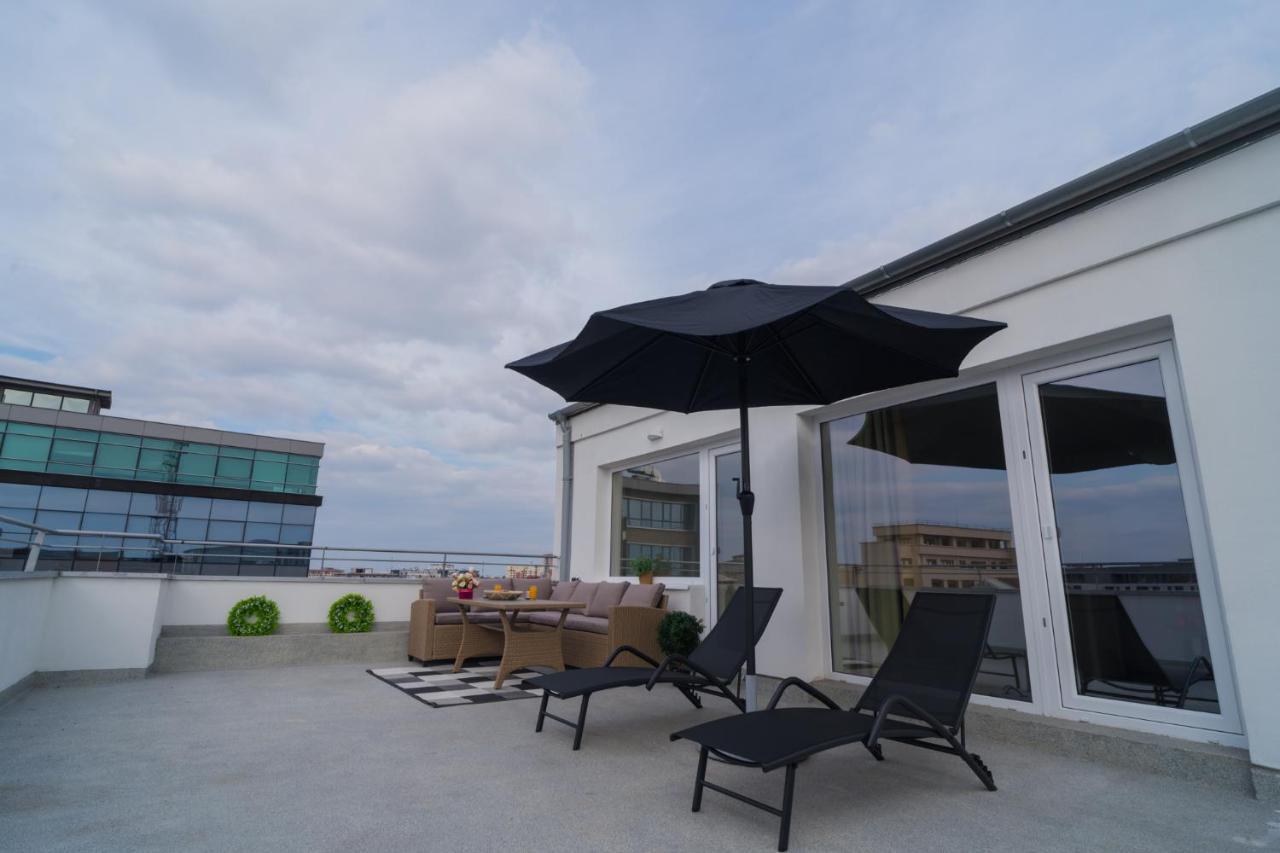 Penthouse With Huge Rooftop Terrace & City View Bucureşti Exterior foto