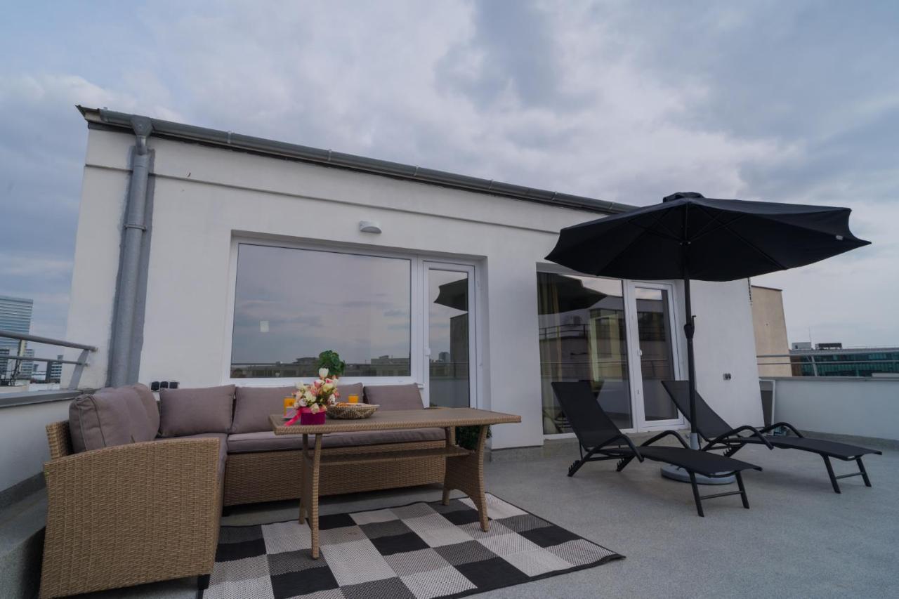 Penthouse With Huge Rooftop Terrace & City View Bucureşti Exterior foto