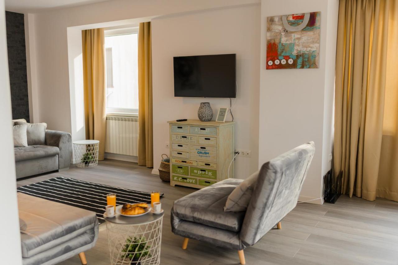 Penthouse With Huge Rooftop Terrace & City View Bucureşti Exterior foto
