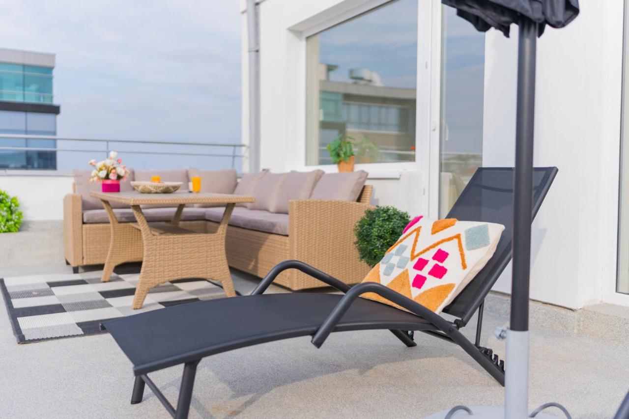 Penthouse With Huge Rooftop Terrace & City View Bucureşti Exterior foto