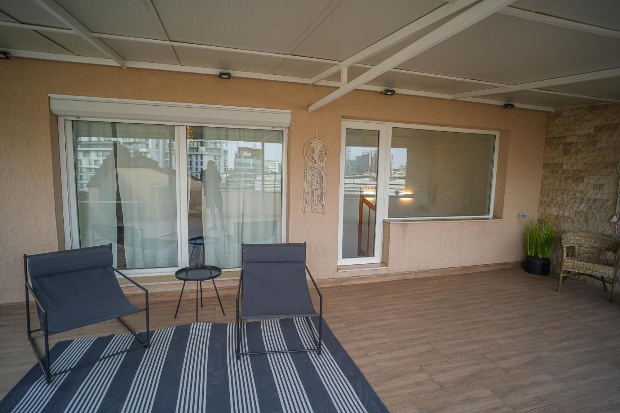Penthouse With Huge Rooftop Terrace & City View Bucureşti Exterior foto