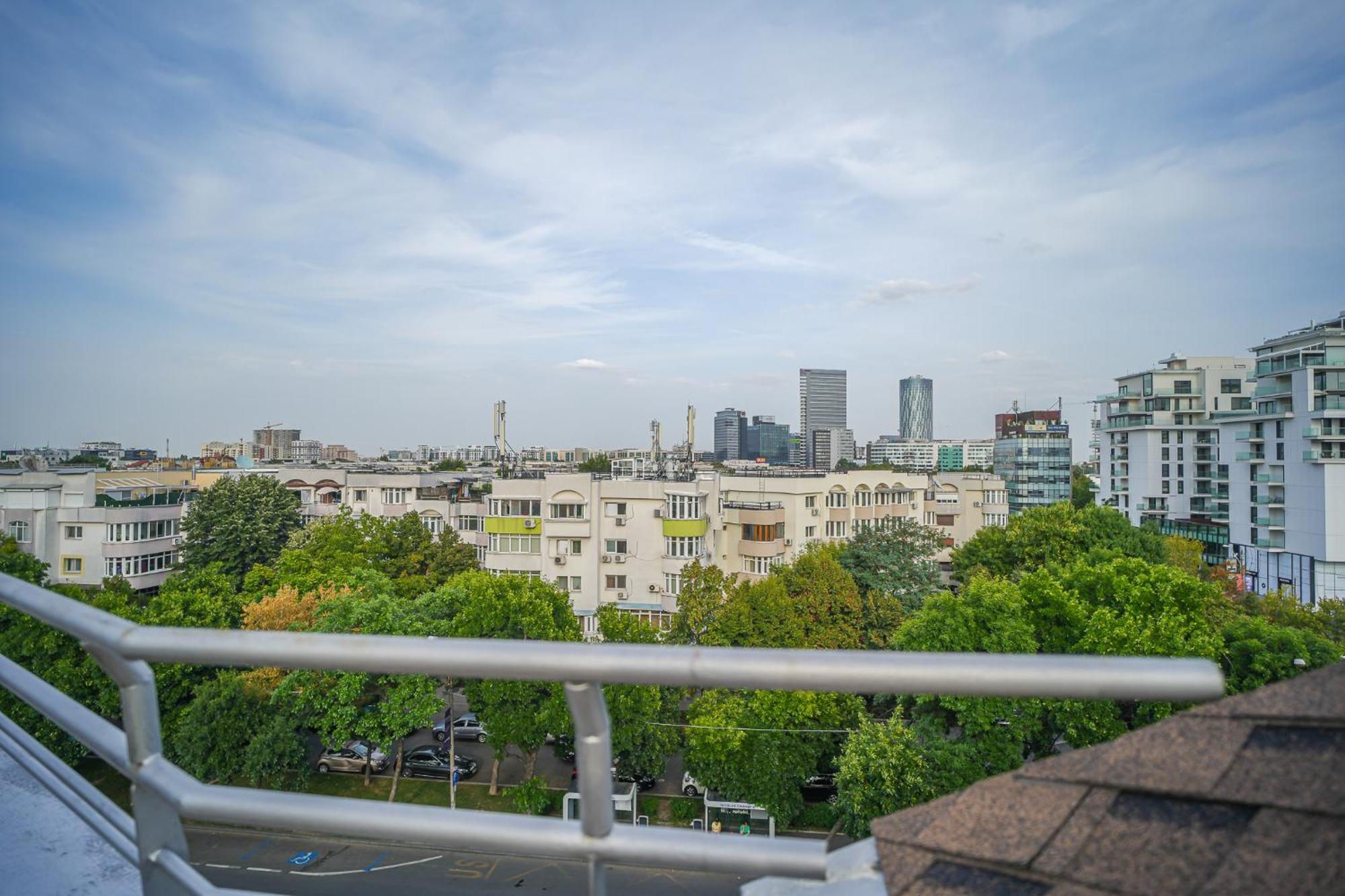 Penthouse With Huge Rooftop Terrace & City View Bucureşti Exterior foto