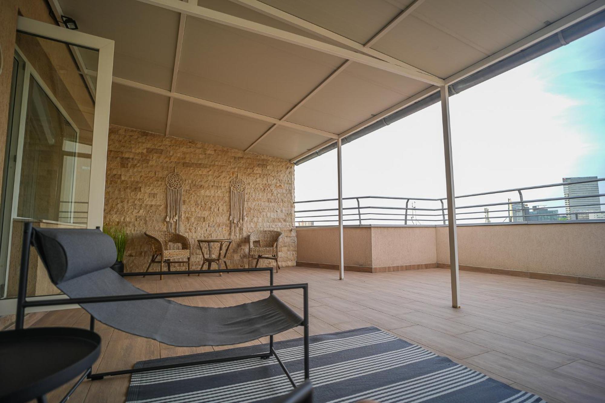 Penthouse With Huge Rooftop Terrace & City View Bucureşti Exterior foto
