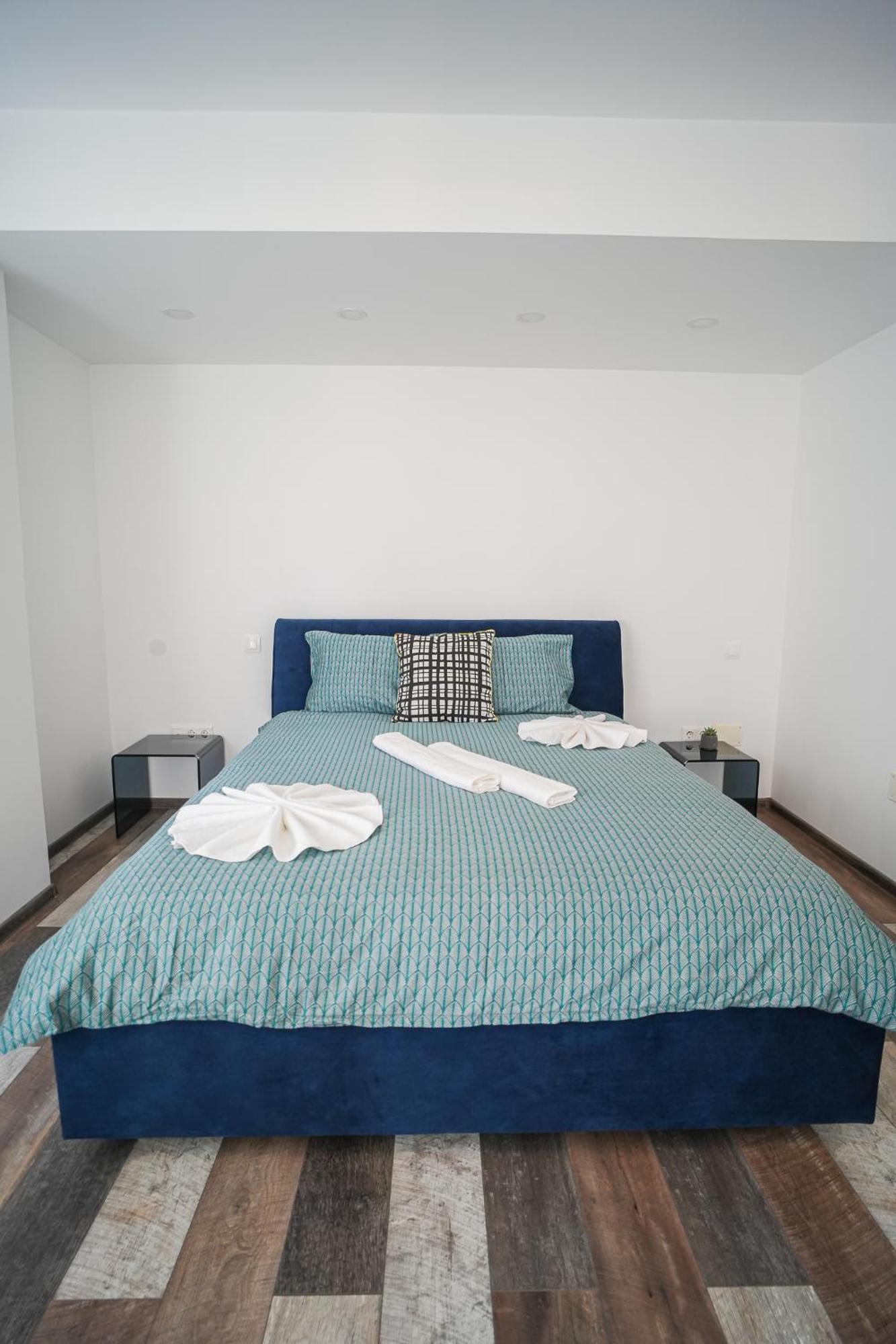 Penthouse With Huge Rooftop Terrace & City View Bucureşti Exterior foto