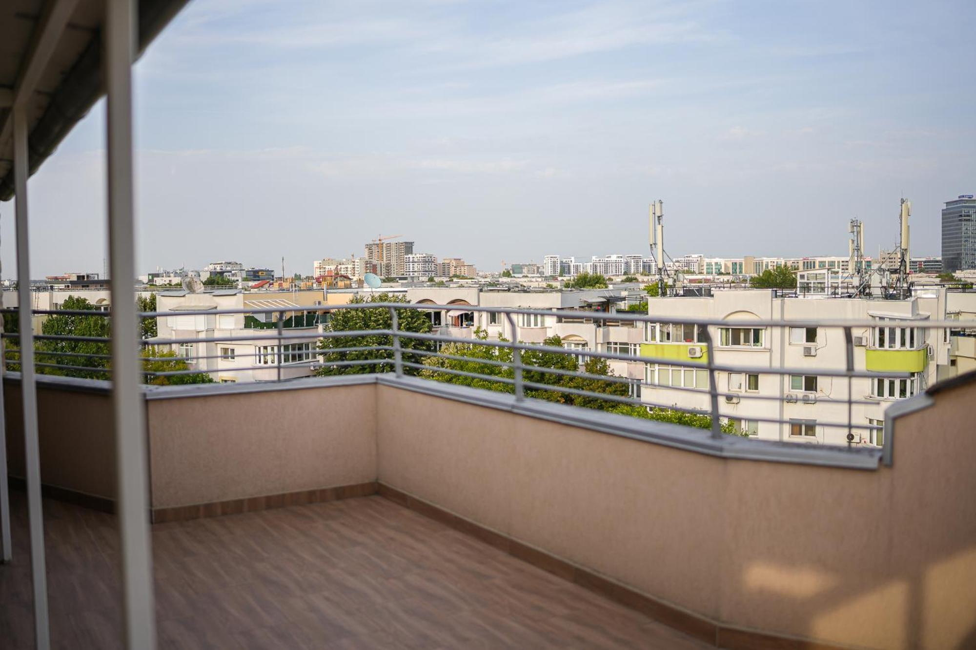 Penthouse With Huge Rooftop Terrace & City View Bucureşti Exterior foto